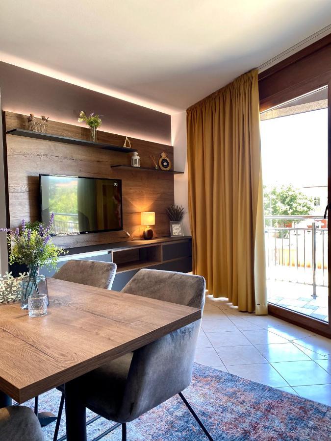 Bed And Breakfast Veja'S Krk Town Exterior photo
